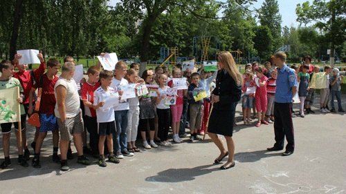 Луцькі діти висловили своє ставлення до міліції у малюнках