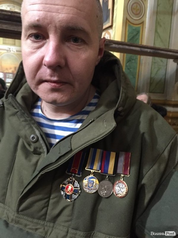 Вигуки подяки та аплодисменти. У луцькому соборі нагороджували героїв. ФОТО