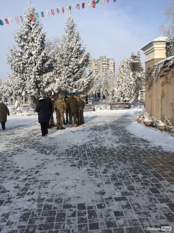 Вигуки подяки та аплодисменти. У луцькому соборі нагороджували героїв. ФОТО