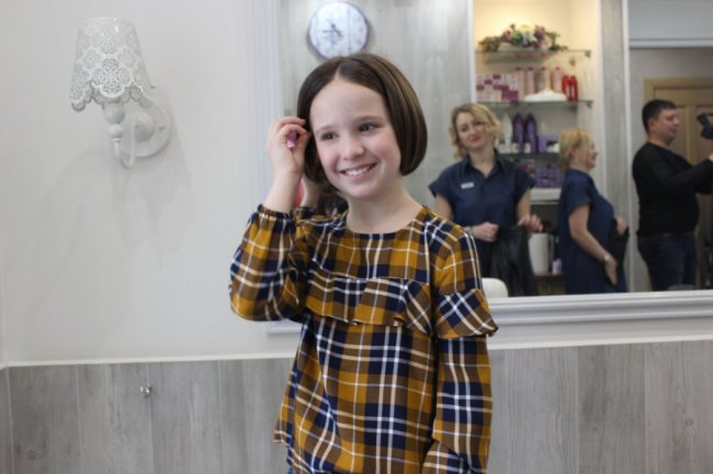 Лучанки жертвують волосся на перуки для онкохворих дітей. ФОТО