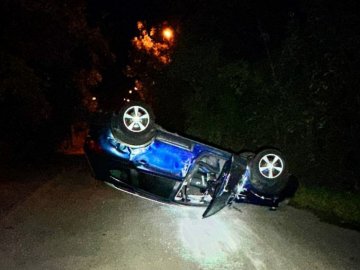 Авто перекинулося на дах: ДТП у Луцьку