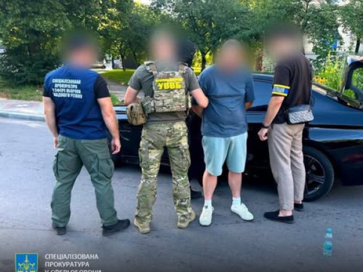 Двоє волинян обіцяли за 6200 доларів виїзд чоловікам до Румунії: затриманим - 22 і 20 років