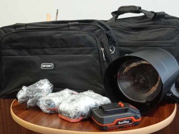 Селищна рада на Волині придбала для ЗСУ зенітні прожектори