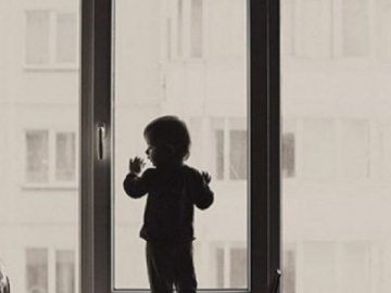 У Вінниці дивом уцілів малюк, який випав з вікна п’ятого поверху