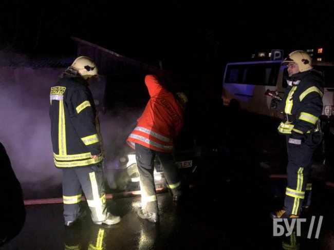 У місті на Волині загорівся автомобіль. ФОТО