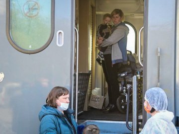 Щонайменше 11 000 українських дітей Росія викрала і намагається незаконно всиновити