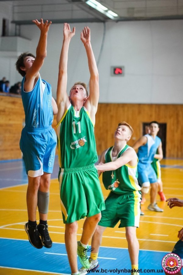Фото міжнародного баскетбольного турніру в Луцьку
