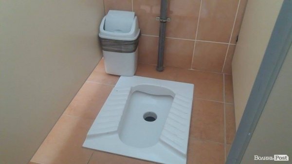 Чи змінилася ситуація в луцьких шкільних вбиральнях. ФОТО