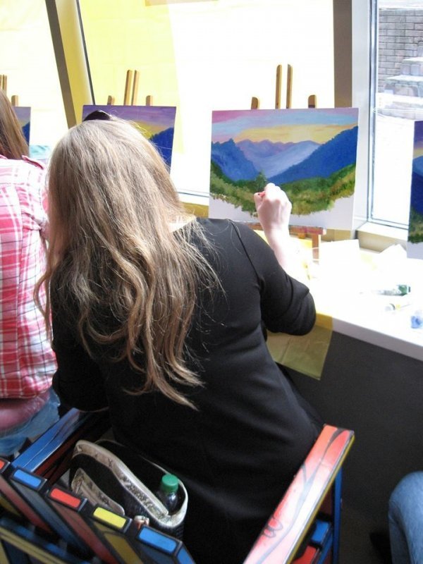 У Луцьку вчилися малювати за дві години. ФОТО