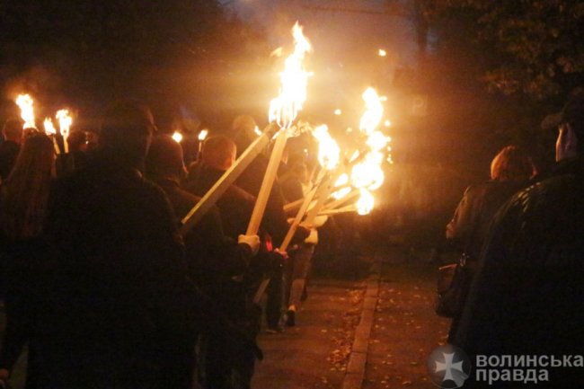 Смолоскипний хід у центрі Луцька. ФОТО
