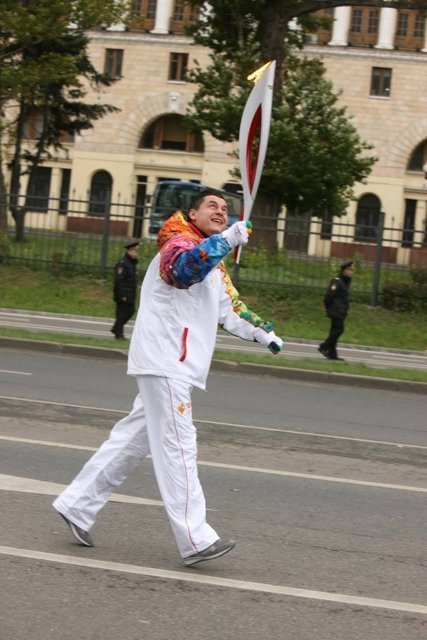 Пригоди факела в Москві: Олімпійський вогонь учетверте згас. ФОТО. ВІДЕО