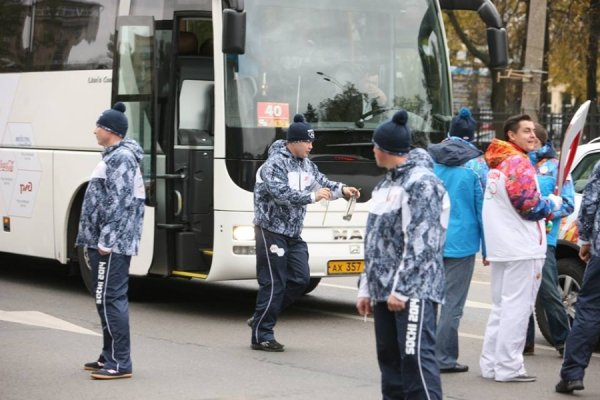 Пригоди факела в Москві: Олімпійський вогонь учетверте згас. ФОТО. ВІДЕО