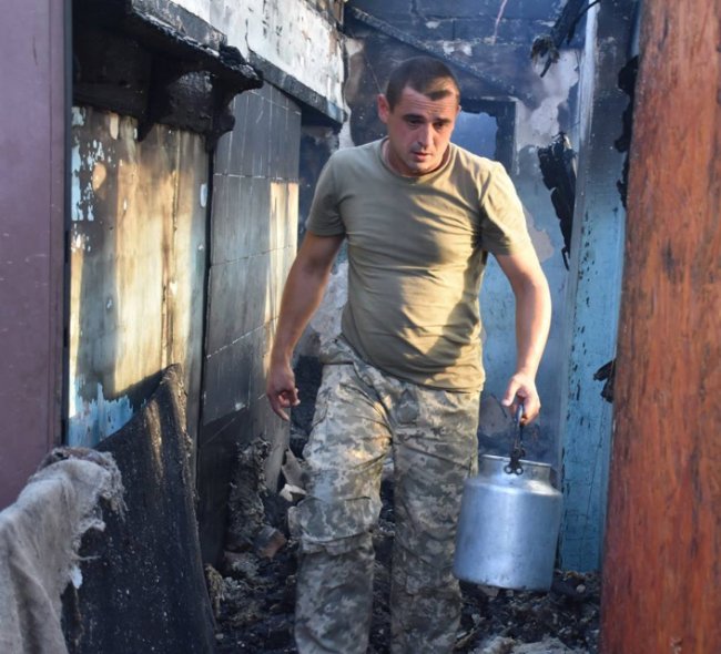 Військові волинської бригади допомогли загасити пожежу на Луганщині: постраждав боєць. ФОТО