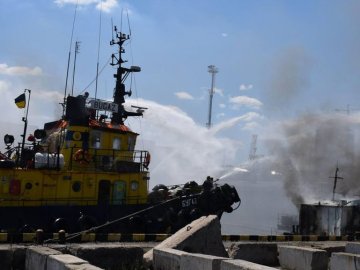 Ракетний удар по порту Одеси: є поранені