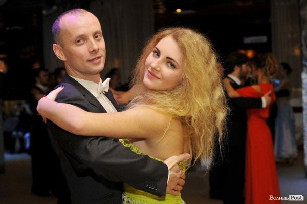 Фото різдвяного балу в Луцьку