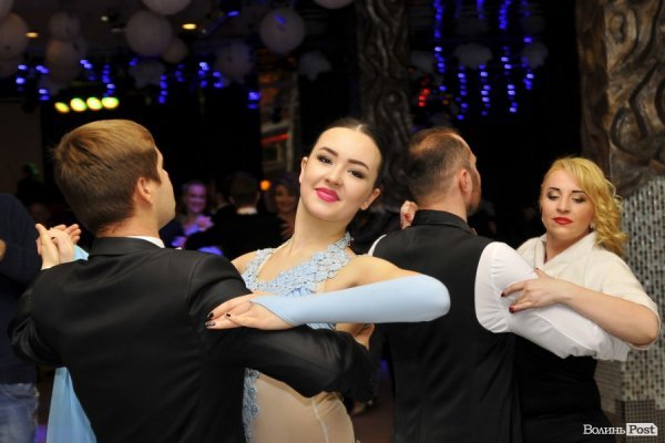 Фото різдвяного балу в Луцьку