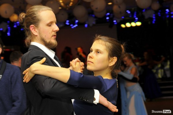 Фото різдвяного балу в Луцьку