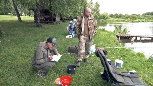Біля Луцька ветерани війни та військовослужбовці змагалися у риболовлі. ВІДЕО