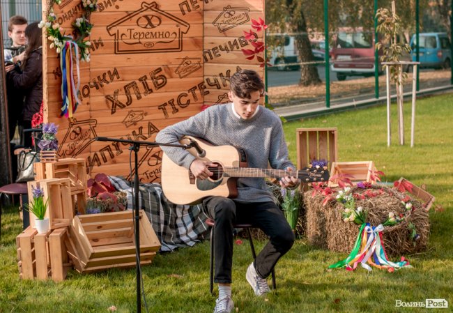 Із вітаннями та концертом: як на «Теремно Хліб» відзначають професійне свято. ФОТО*