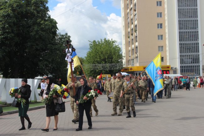У Луцьку попрощалися із Героєм Андрієм Волосом. ФОТО