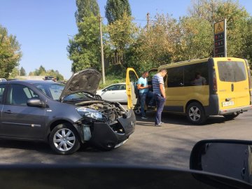 У Луцьку зіткнулись два Renault. ФОТО