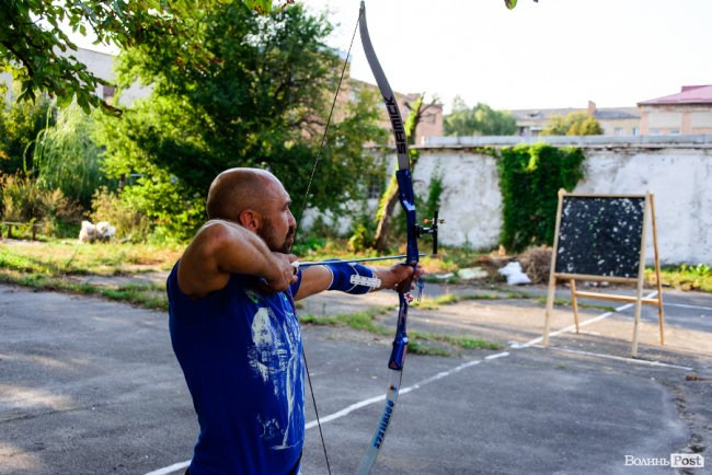 Єдина у Луцьку секція стрільби з лука провела перше відкрите тренування. ФОТО