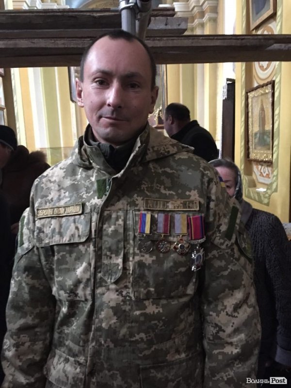 Вигуки подяки та аплодисменти. У луцькому соборі нагороджували героїв. ФОТО