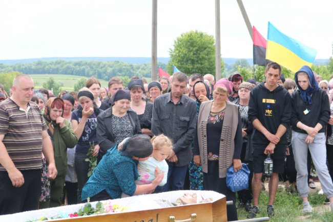 Коханий чоловік та найкращий тато: на Волині попрощалися із Героєм Володимиром Шоцьким