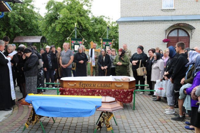 Коханий чоловік та найкращий тато: на Волині попрощалися із Героєм Володимиром Шоцьким