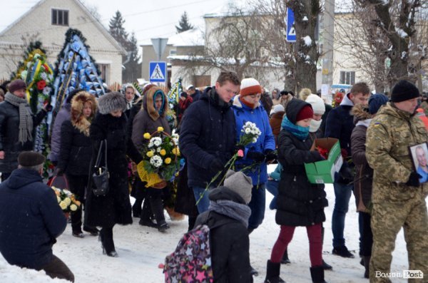 «Десантник пішов у небо»:  у Ківерцях поховали Героя Маріса Камінського