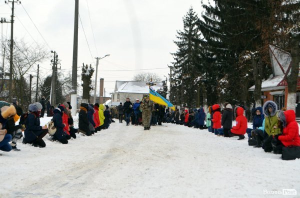 «Десантник пішов у небо»:  у Ківерцях поховали Героя Маріса Камінського