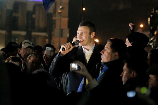 Як Кличко, Тягнибок і Яценюк мітингували на Євромайдані. ФОТО