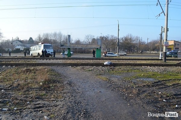 У Луцьку поїзд переїхав людей. ФОТО