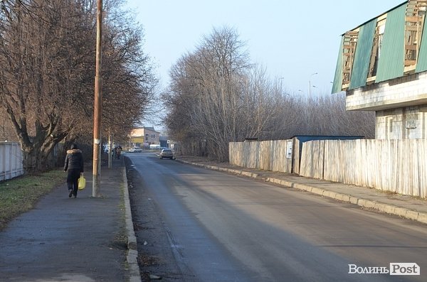 Тут мешканці ходять на зупинки