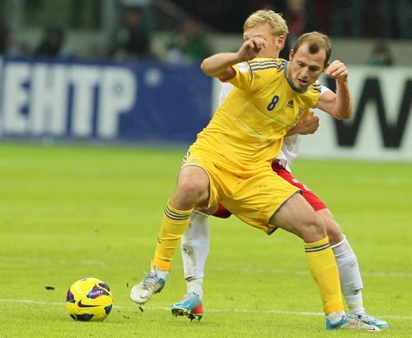 Зозуля бореться за м'яча