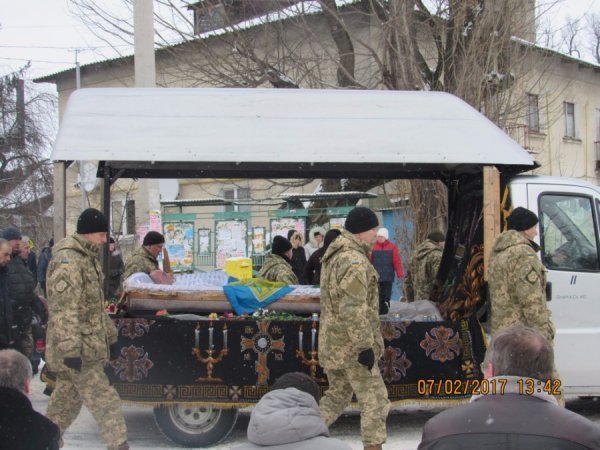 Волинь на колінах зустріла загиблого бійця Маріса Камінського