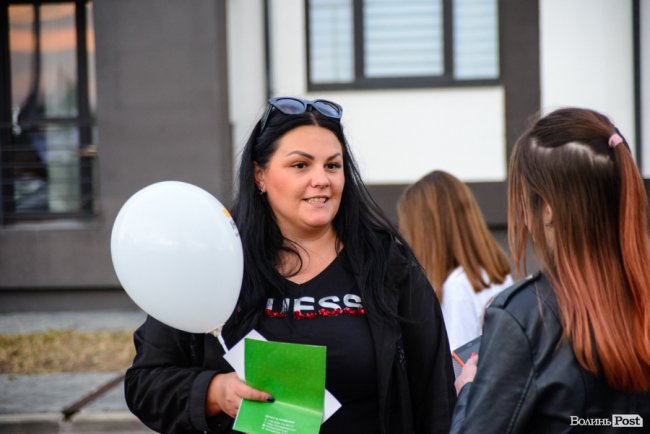 Лаундж-зона, розваги і подарунки: «Інвестор» влаштував грандіозне знайомство сусідам на «Юпітері». ФОТО*