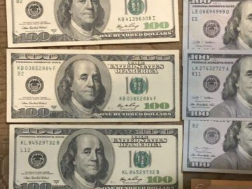 У Луцьку судили жінку, яка вкрала у чоловіка з інвалідністю 1100 доларів