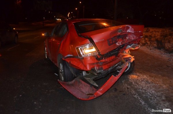 Подробиці аварії на Карпенка-Карого в Луцьку