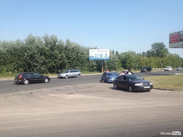 ДТП у Луцьку: на Набережній зіткнулися дві автівки. ФОТО