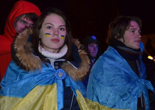 Вечірній Євромайдан у Луцьку. ФОТО. ВІДЕО