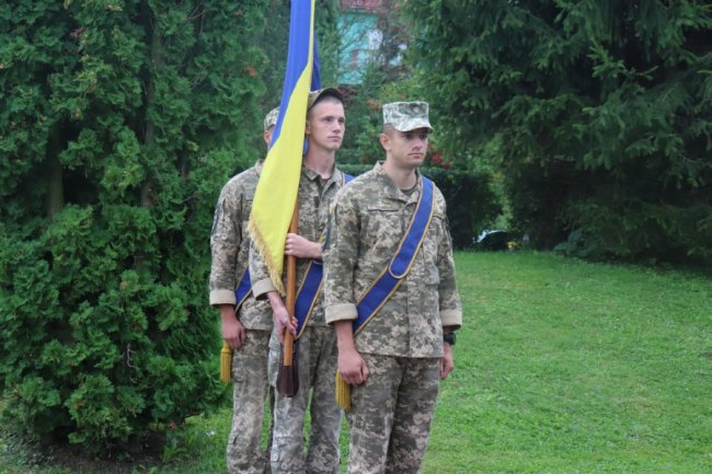 У Володимирі розгорнули 10-метровий прапор. ФОТО