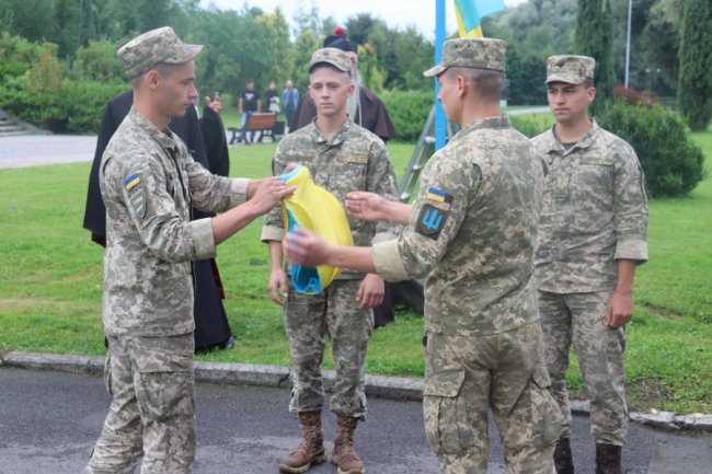 У Володимирі розгорнули 10-метровий прапор. ФОТО