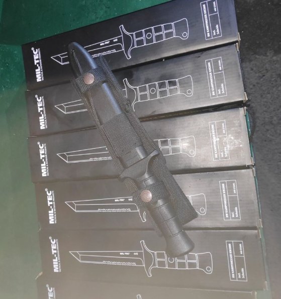 В пункті пропуску «Устилуг» в автівці знайшли ножі. ФОТО