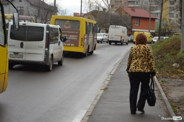 вулиця Клима Савура