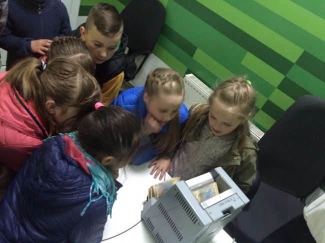 У ЮніорБанку безкоштовно навчають дітей фінансовій грамотності*