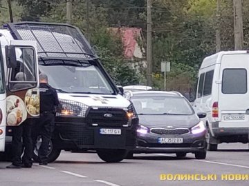 Автомобіль Нацгвардії у Луцьку влетів у маршрутку. ФОТО