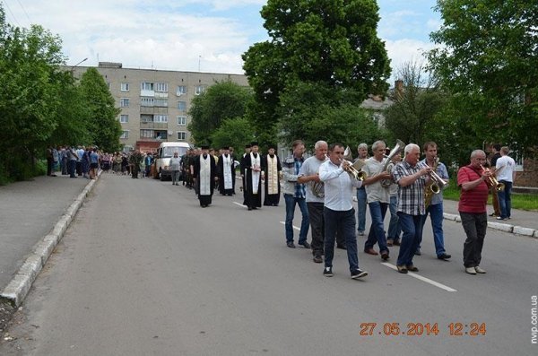 Поховали загиблого під Волновахою нововолинця. ФОТО. ВІДЕО