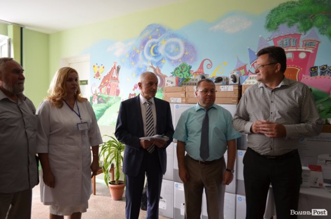 Луцька дитяча поліклініка отримала обладнання, яке зменшить черги