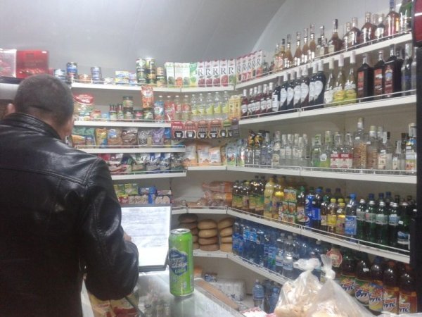 У Луцьку «накрили» магазин, який порушив заборону продажу алкоголю та тютюнових виробів.ФОТО